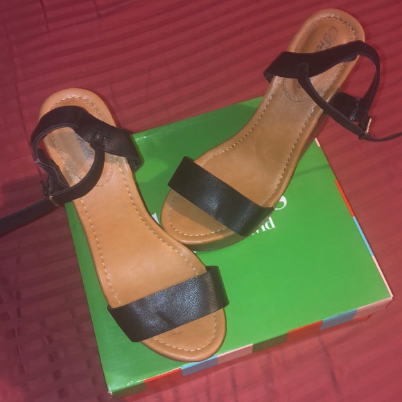 Sandals🤩 - Picture 2 of 3